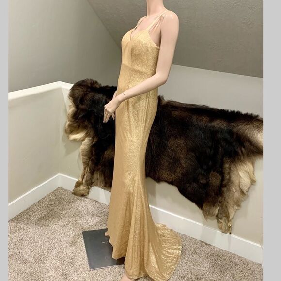 New  Sleeveless Sparkly Sequined  Evening Dress - Picture 7 of 12